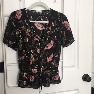 5 for $25! Floral print blouse